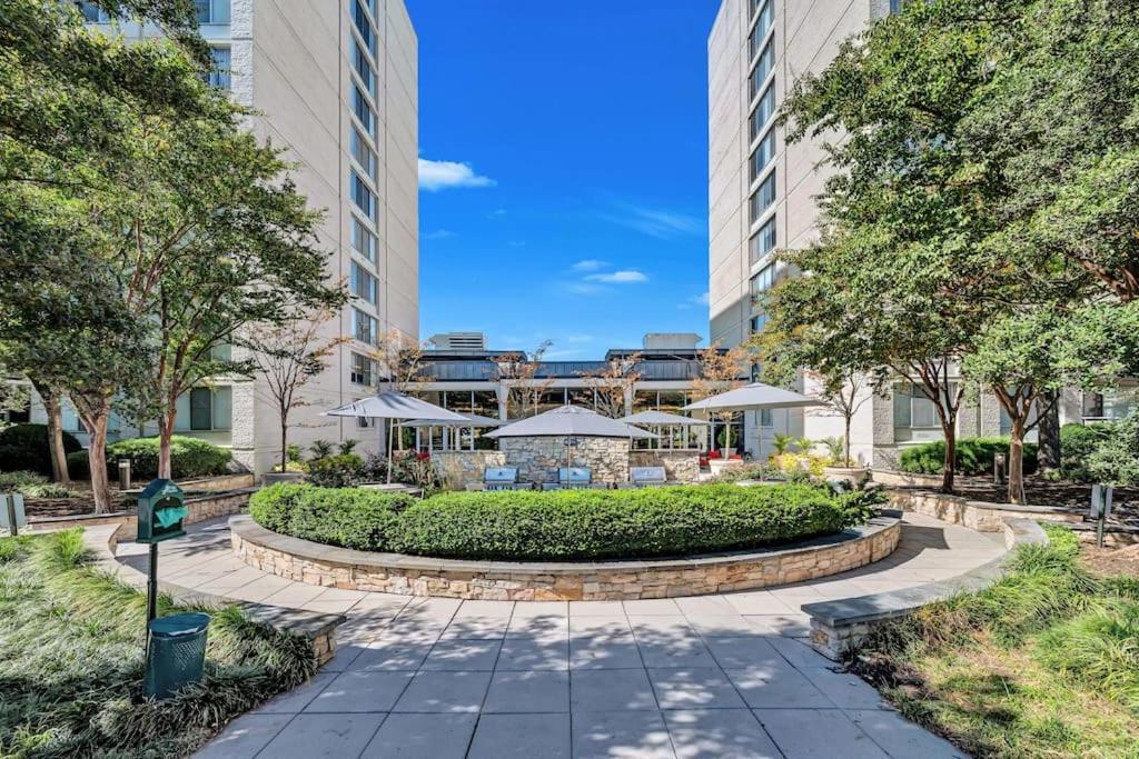 Style And Convenience Apartment At Crystal City Arlington Exterior foto
